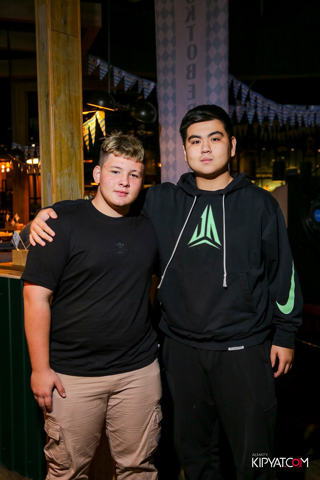 OKTOBERFEST — ПИНТА APORT MALL. КИПЯТКОМ АЛМАТЫ!