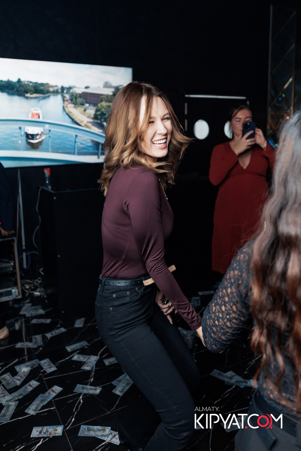 MOOD KARAOKE & TERRACE. КИПЯТКОМ АЛМАТЫ!