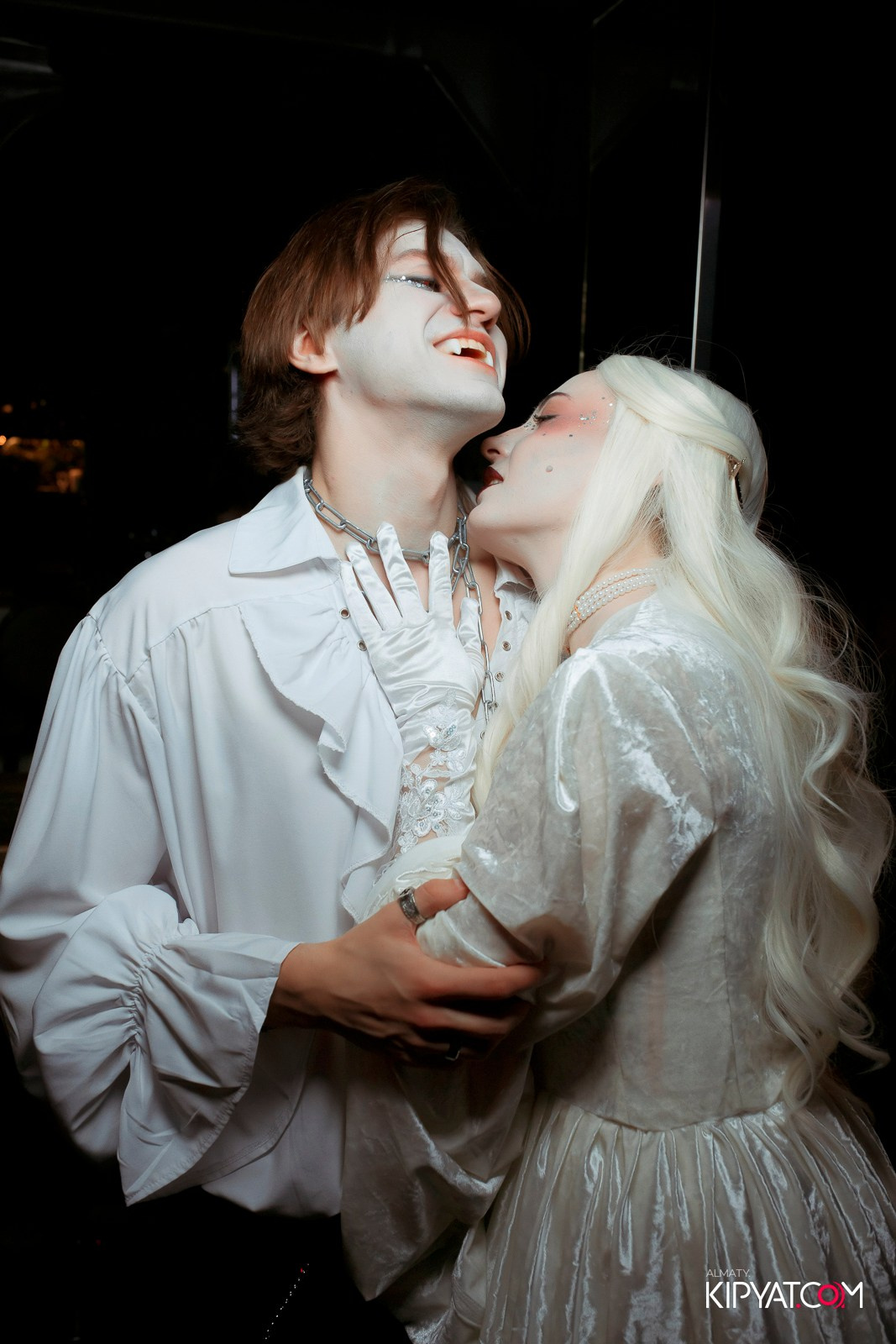 БАЛ НЕЧИСТИ В HIT RETRO. КИПЯТКОМ АЛМАТЫ!