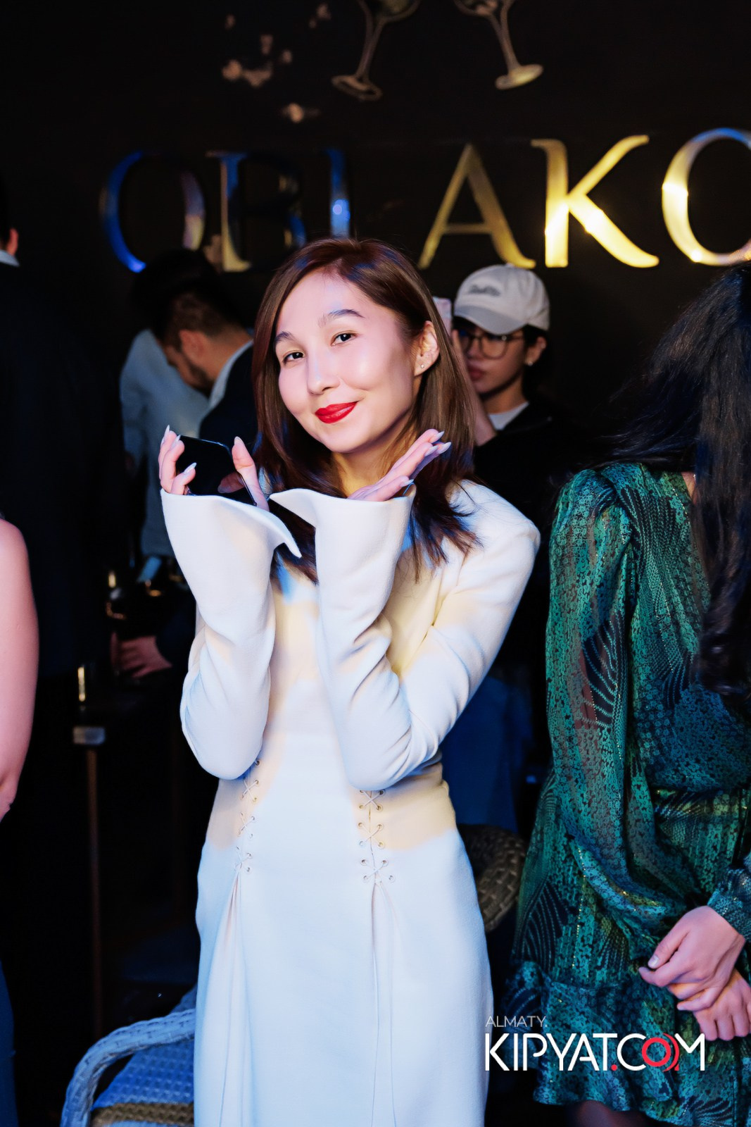 OBLAKO LOUNGE BAR. КИПЯТКОМ АЛМАТЫ!