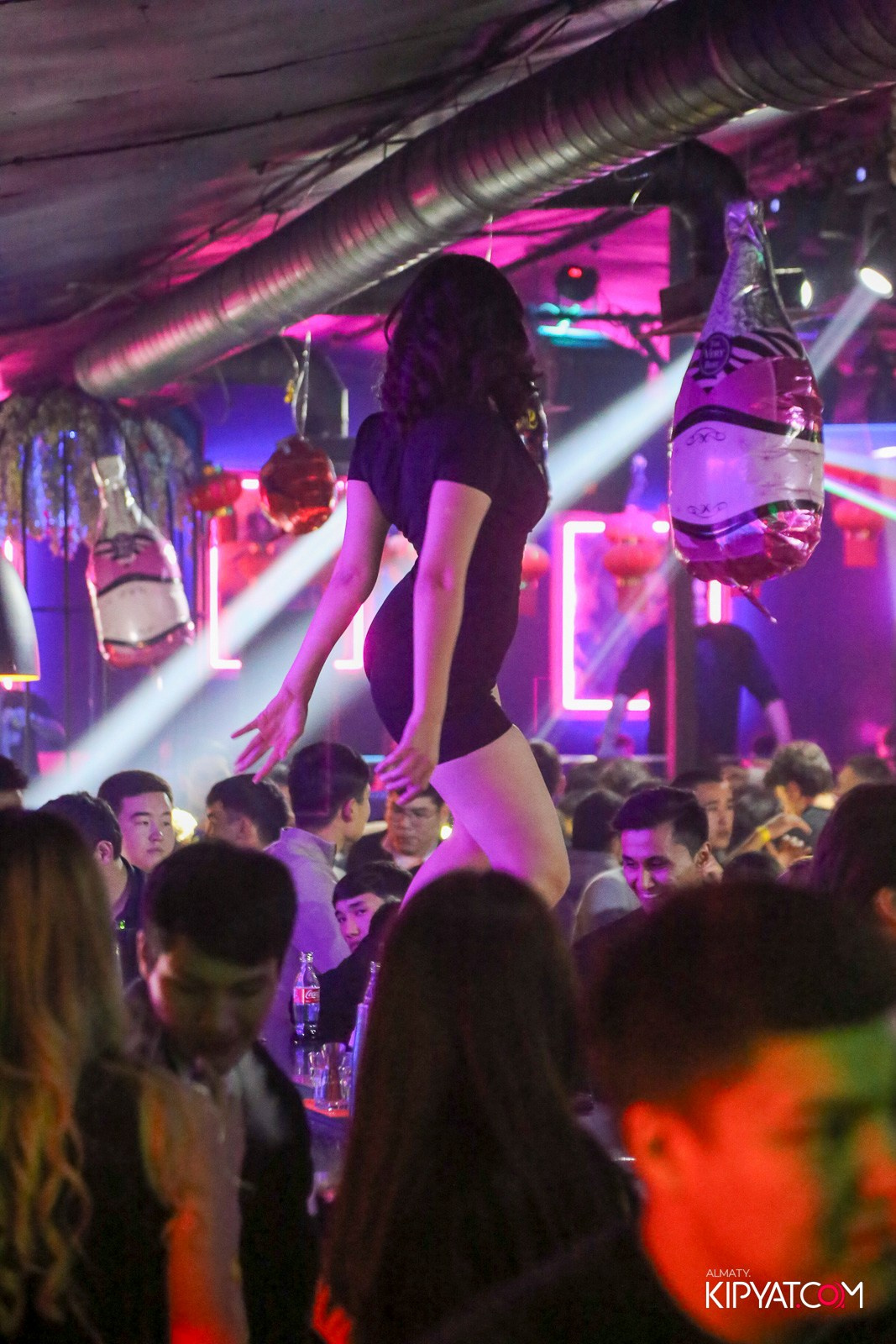 UYAT EMES BAR. КИПЯТКОМ АЛМАТЫ! Фотосъемка мероприятий в Алматы