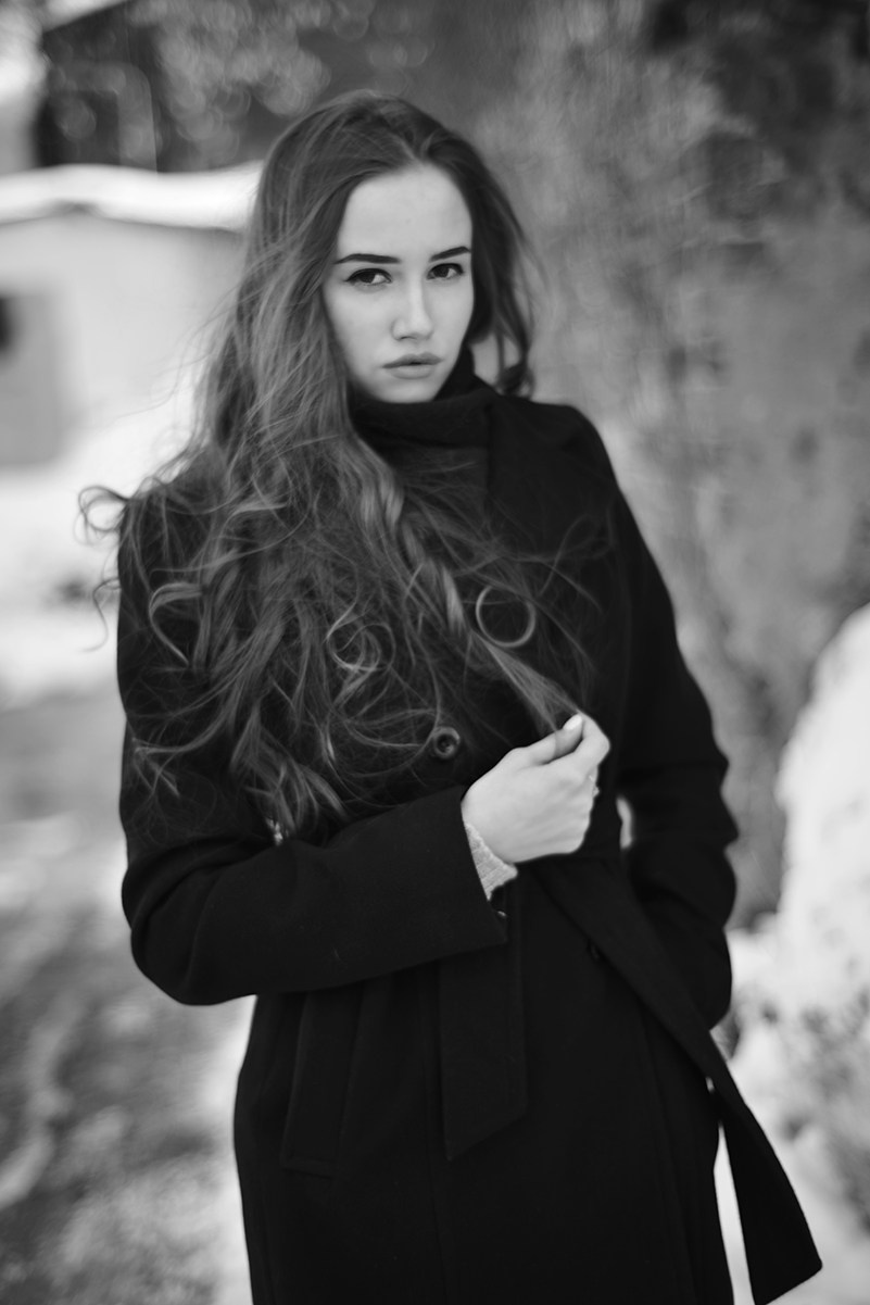 Черно белая фотосессия. Юля Лескова. Потрет девушки.