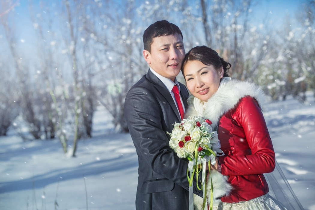 Зимнее свадебное фото. Фотограф Надежда Куин, Якутск
