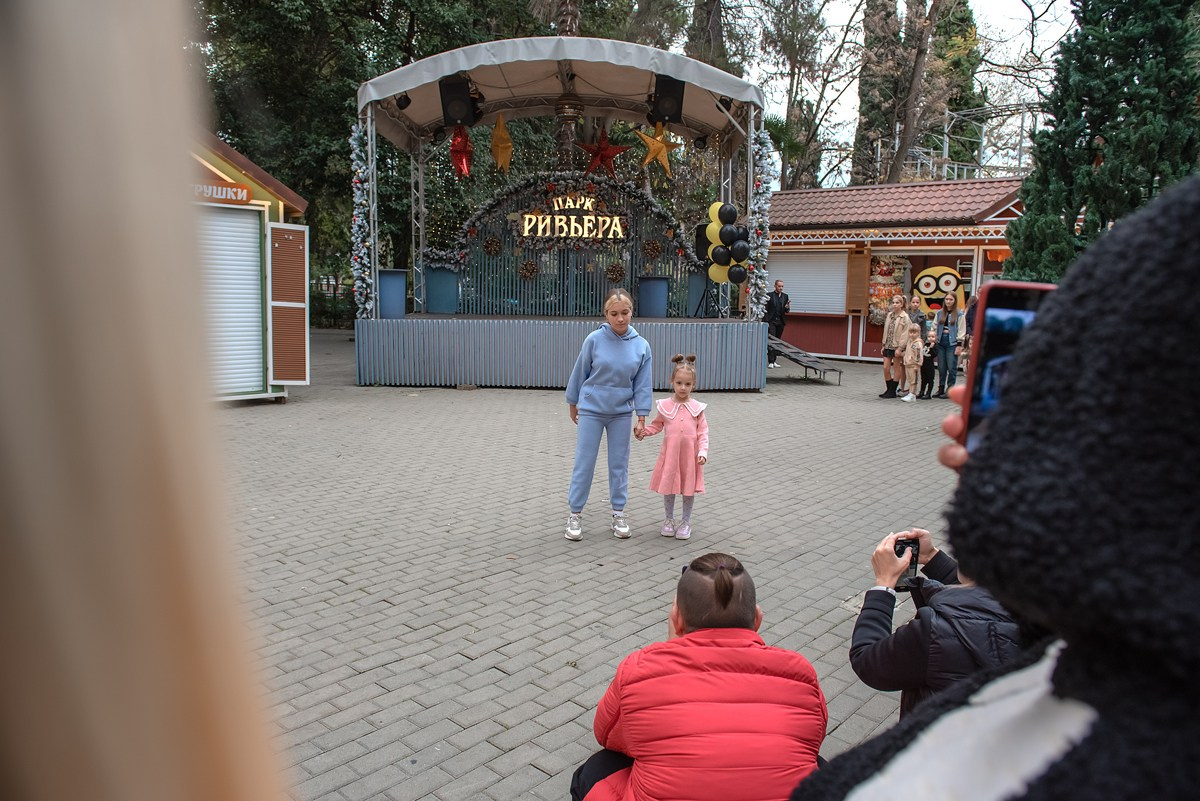 Парк Ривьера дефиле HAPPYkids. Семейный и коммерческий фотограф в Сочи Александр Бодунов
