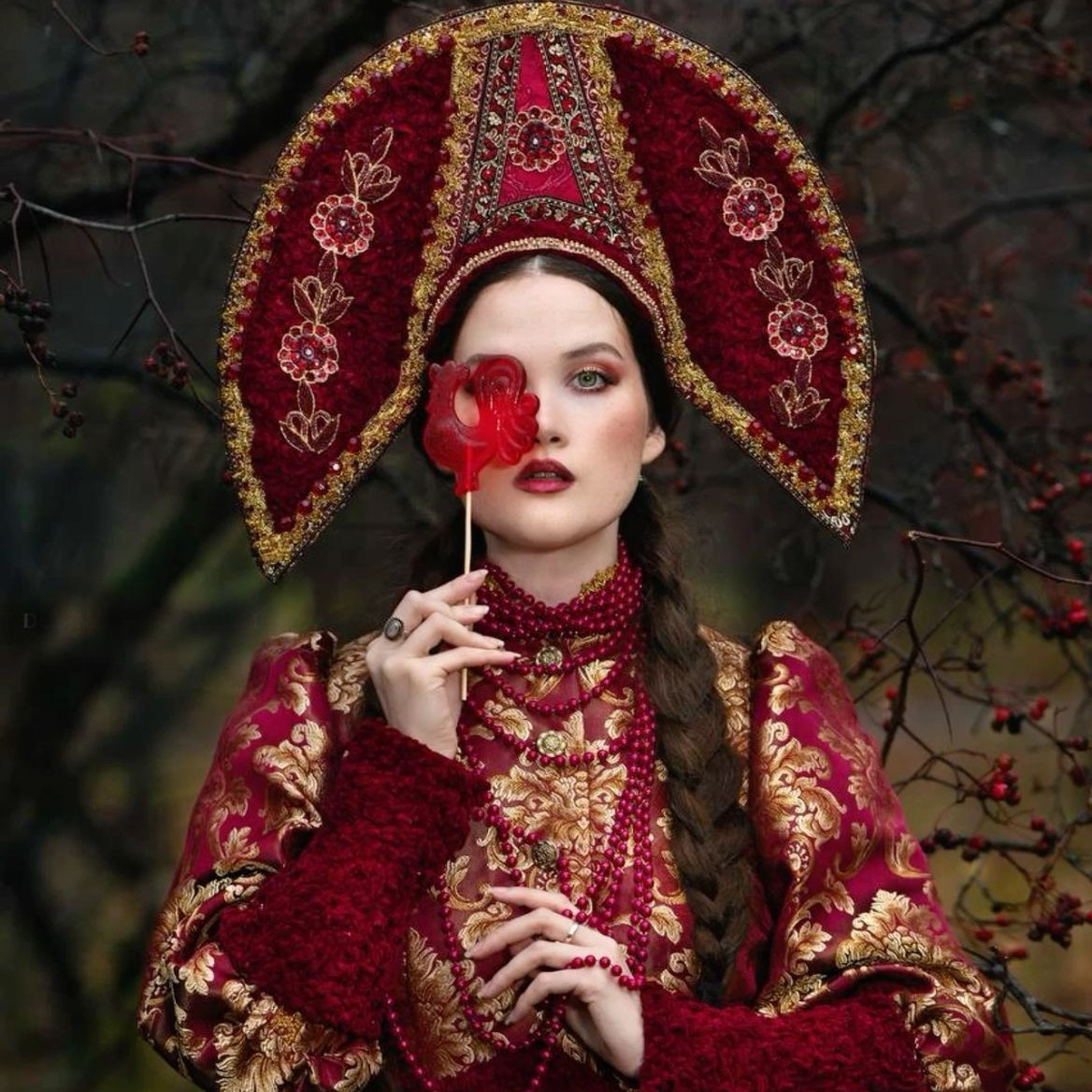 A LA RUSSE. МИРОСЛАВА . ЖИВЫЕ ПРОЕКТЫ  Мастер-классы | Закрытые девичники | Фотография