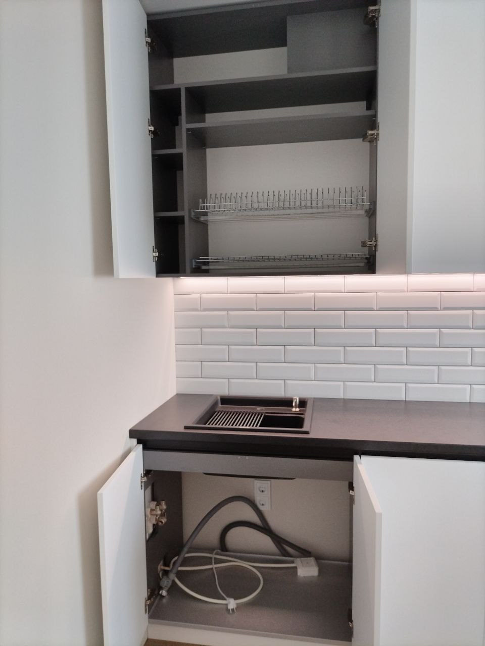 Фото с монтажа |Мебель на заказа: кухни, шкафы и т.д. в Томске. ГУДРУМ — Мебель на заказ в Томске | Кухни | Шкафы | Стулья и Столы