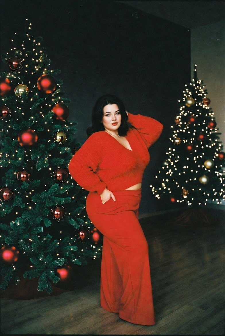 Плюс сайз в красном