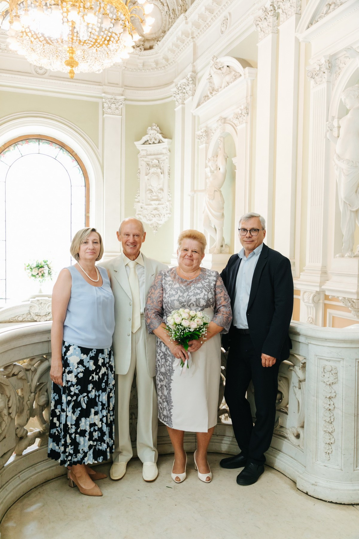 Золотая свадьба в 1-м дворце бракосочетания. Фотограф крещение венчание в Петербурге! Помогает подобрать храм и посоветовал душевного батюшку в СПб