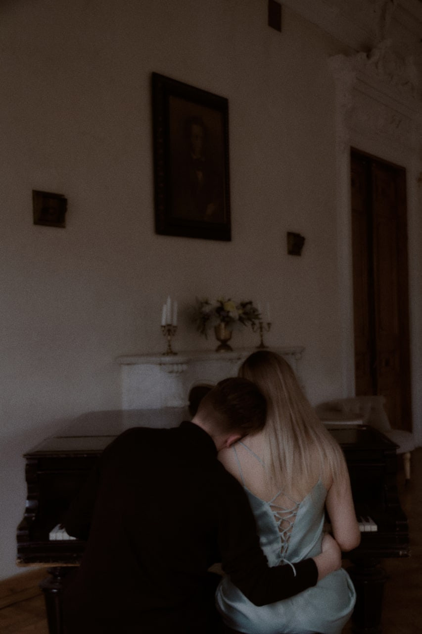 Свидание в библиотеке. Фотограф лавстори Москва/МО Приятелева Ангелина