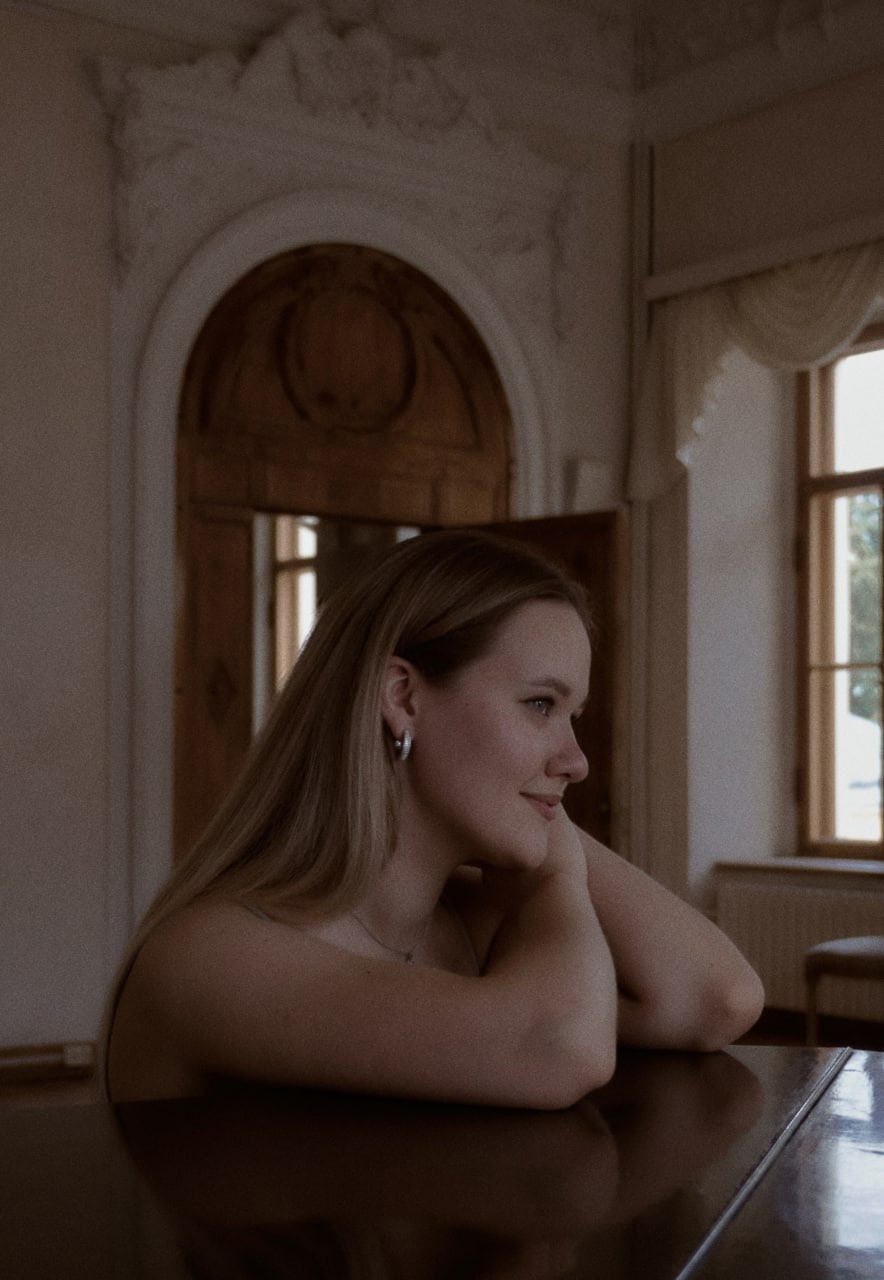 Свидание в библиотеке. Фотограф лавстори Москва/МО Приятелева Ангелина