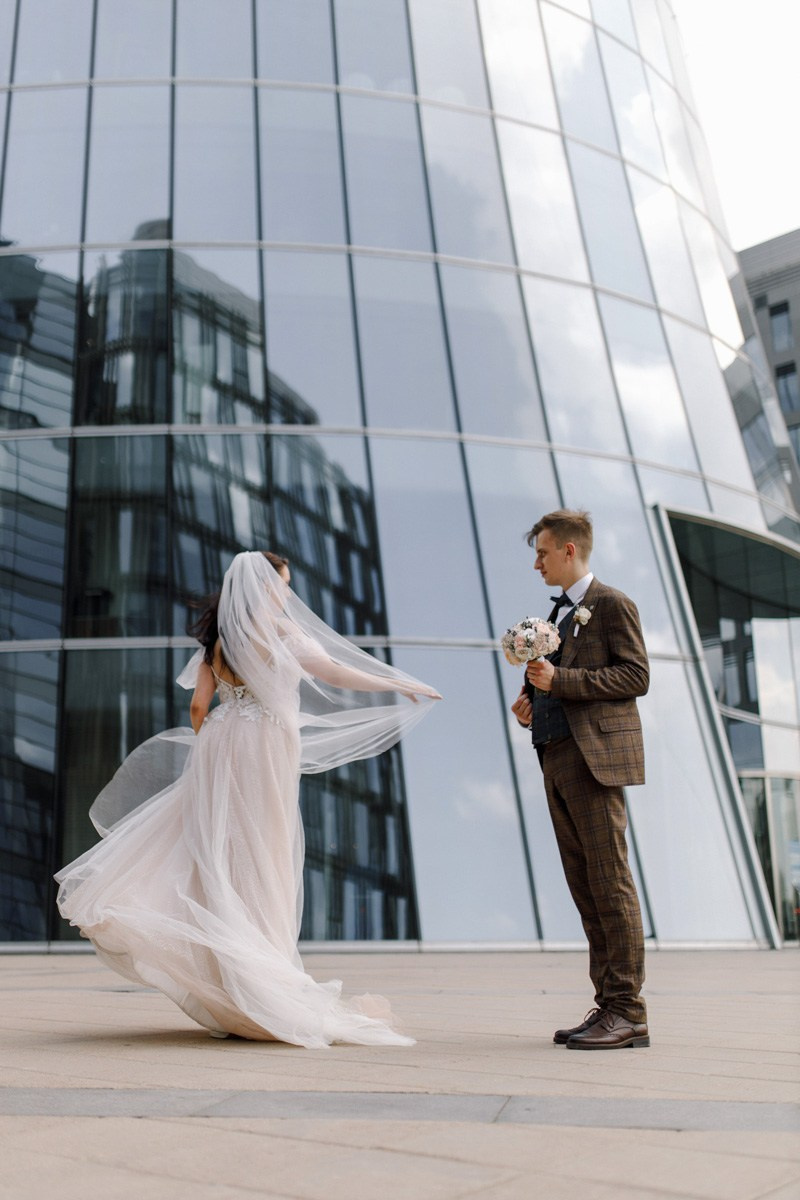 Свадебная фотосессия на Невском. Свадебный фотограф СПБ