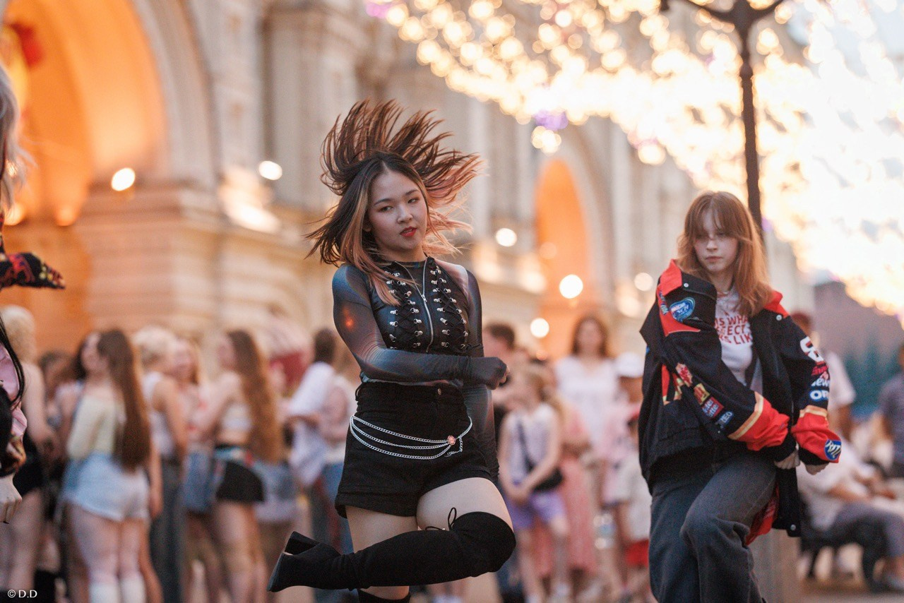 Cover dance in public'. Различные мероприятия и просто фотографии людей