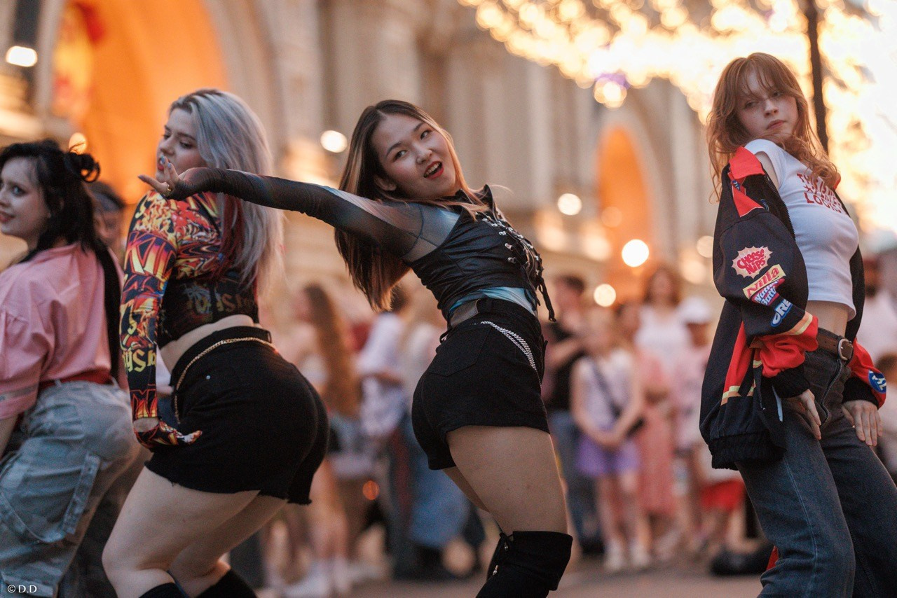 Cover dance in public'. Различные мероприятия и просто фотографии людей