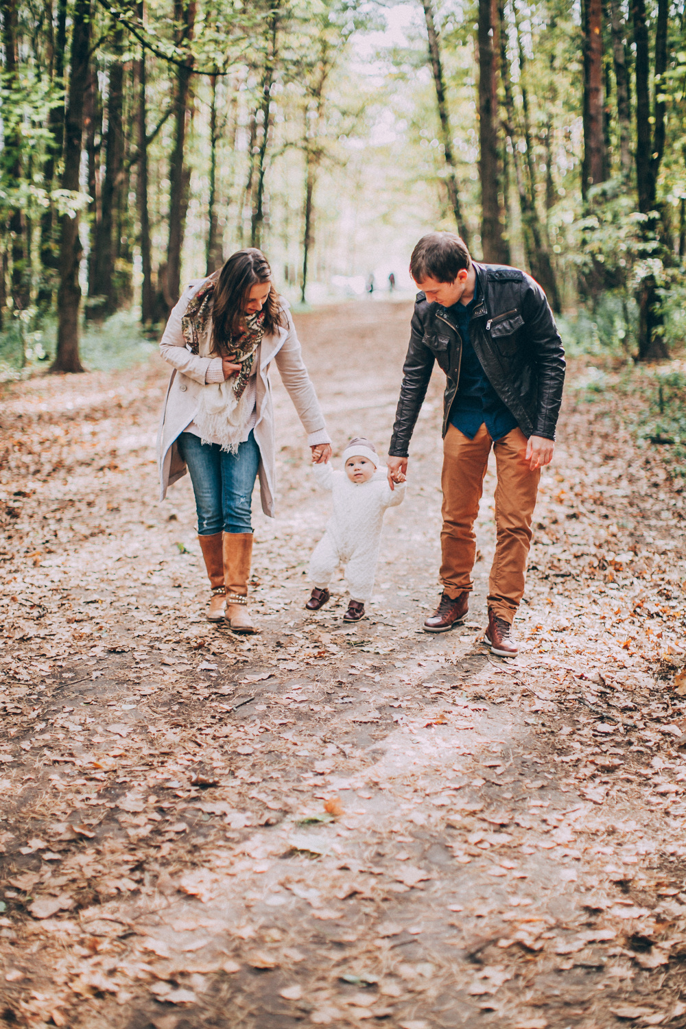 Чудесная осенняя прогулка с маленькой Сашей и её очаровательными мамой и папой!…. Свадебный фотограф Марина Назарова Москва