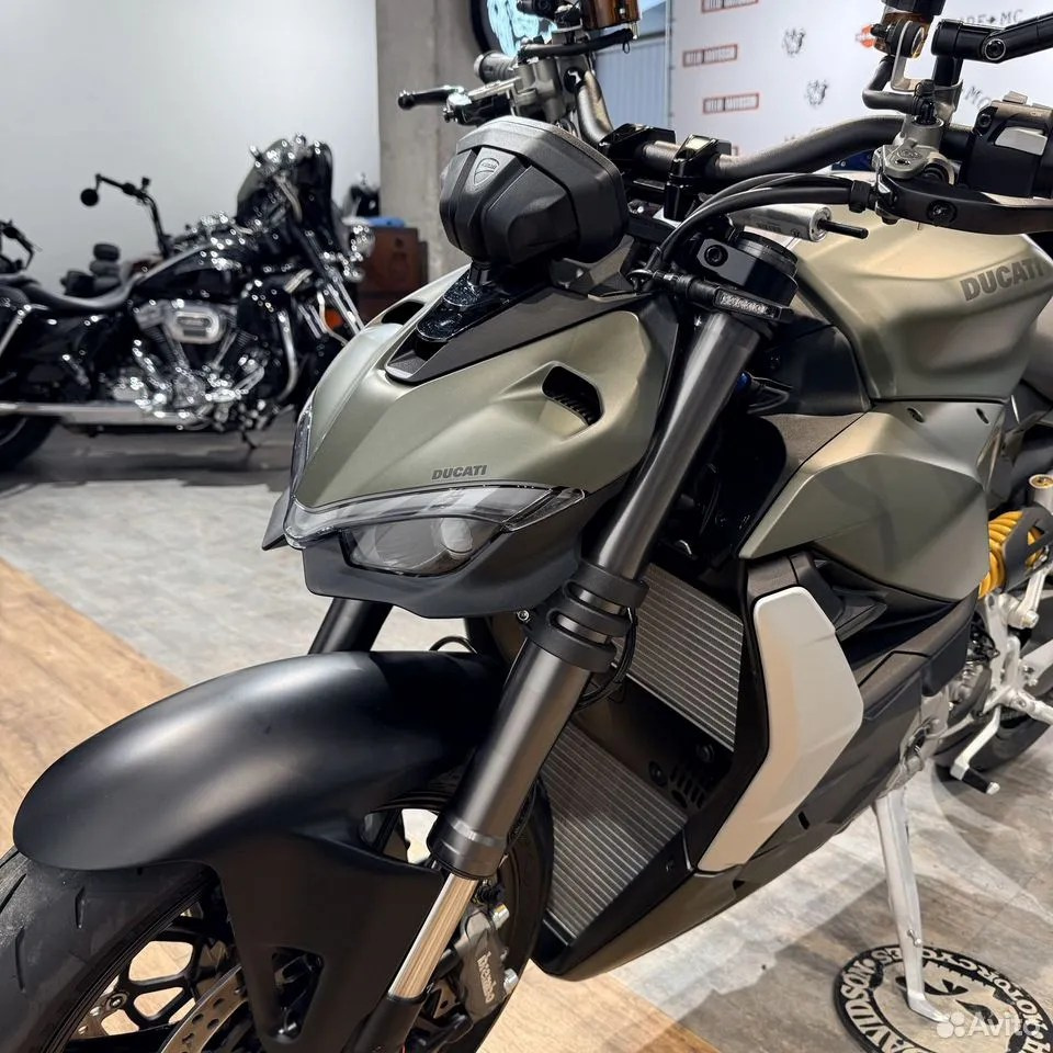 Ducati Streetfighter V2, 2023. Hello Davidson, Москва. Только хорошие мотоциклы…