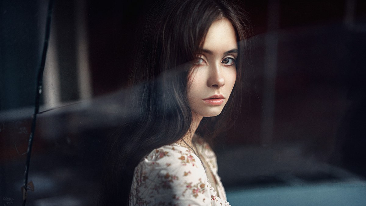 Indoor Portrait. Photographer Georgy Chernyadyev