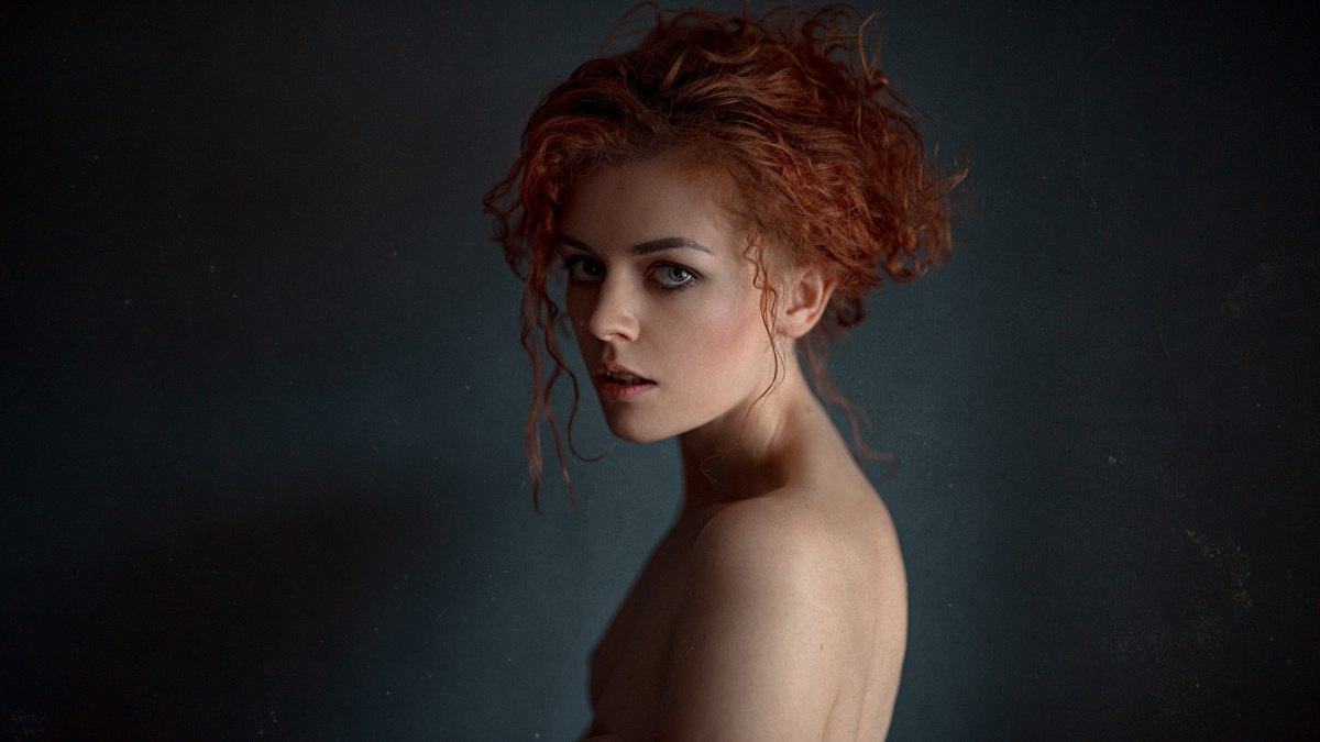Indoor Portrait. Photographer Georgy Chernyadyev