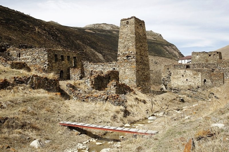 Северная Осетия. Дигорское ущелье, дом-музей «Задалески Нана»