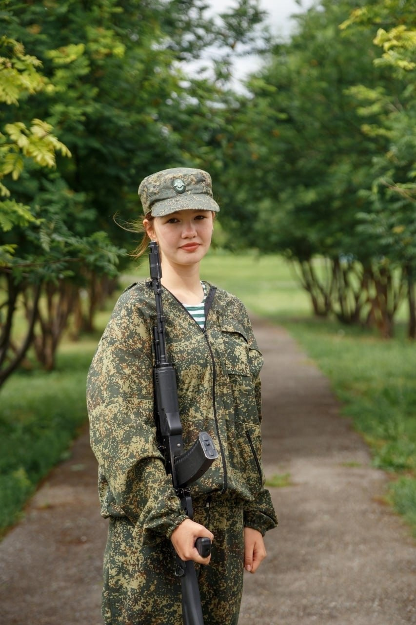 Выпускной альбом, последний звонок. Akhmadeevmedia.ru