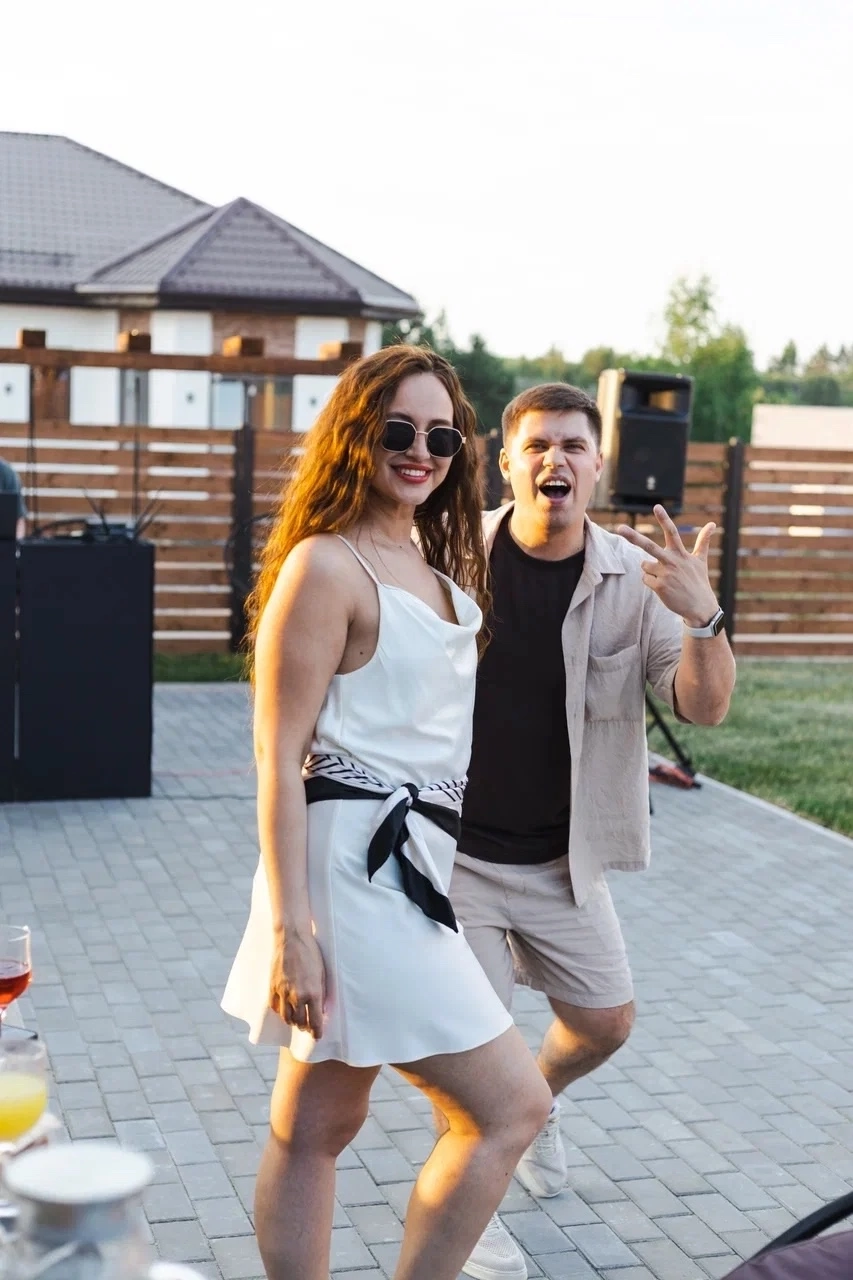 Вике 30 лет. Юрий Ахмедов