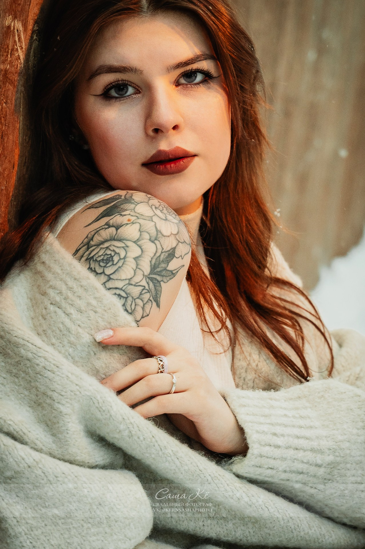 Модель в спортивном стиле на вечернем катке. Профессиональный фотограф из Новосибирска — Саша Кё.