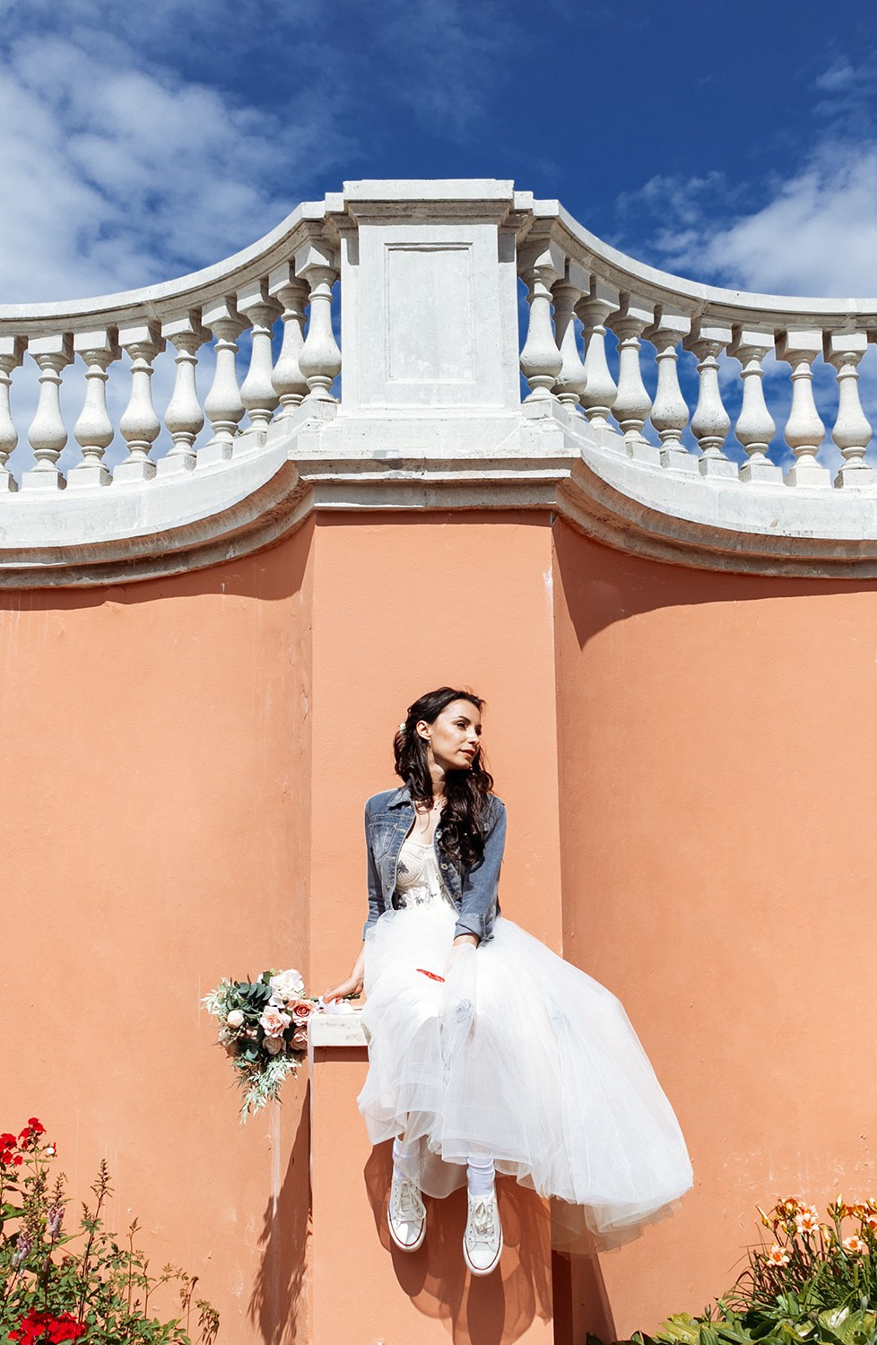 свадебное платье в спб, найти свадебный салон, букет для невесты, хороший ведущий на свадьбу, костюм для жениха, платье для невесты,  подшить свадебное платье, ателье свадебное, фотограф на свадьбу, выпуск, праздник, венчание