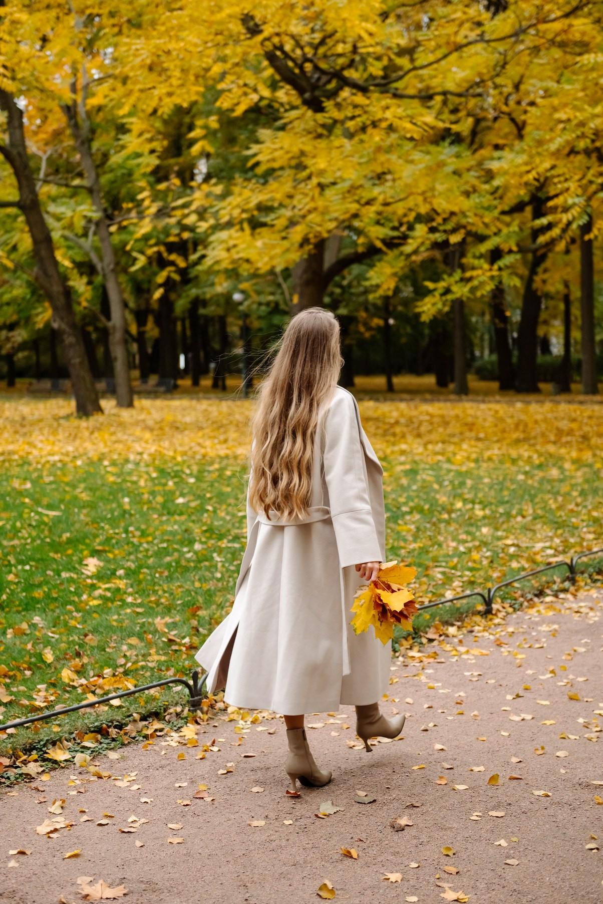 Осенняя фотосессия в Питере в Михайловском саду. Свадебный и сеейный фотограф в Санкт-Петербурге Елена Худякова
