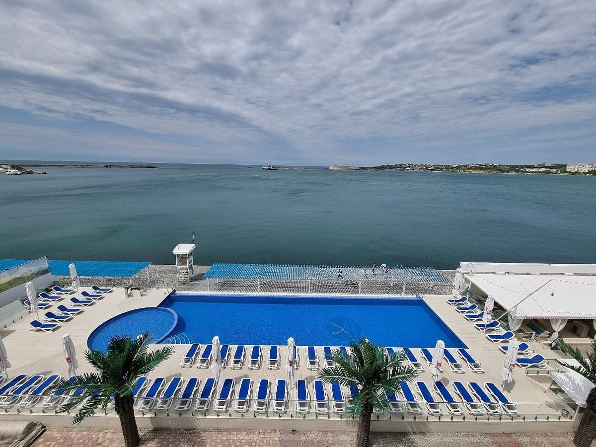 Самые красивые локации города Севастополь. Где пофотографироваться в Севастополе? Локации для фото. 1 место. Первое место. Место. Бывшее мес. Профессиональная фотосъемка в Крыму. Натуральные эмоции и живые кадры. Забронируйте дату прямо сейчас!