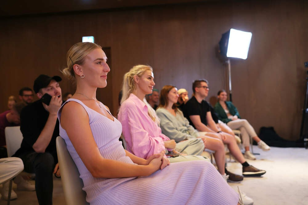 Фотограф для конференций по личностному росту | Покажите ваш бренд через живые фотографии