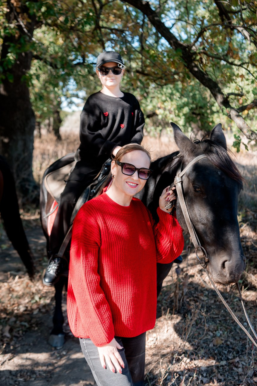 Семейная фотосессия в поле с Лошадками. Фотограф в Волгограде и Волжском Александр Горбань