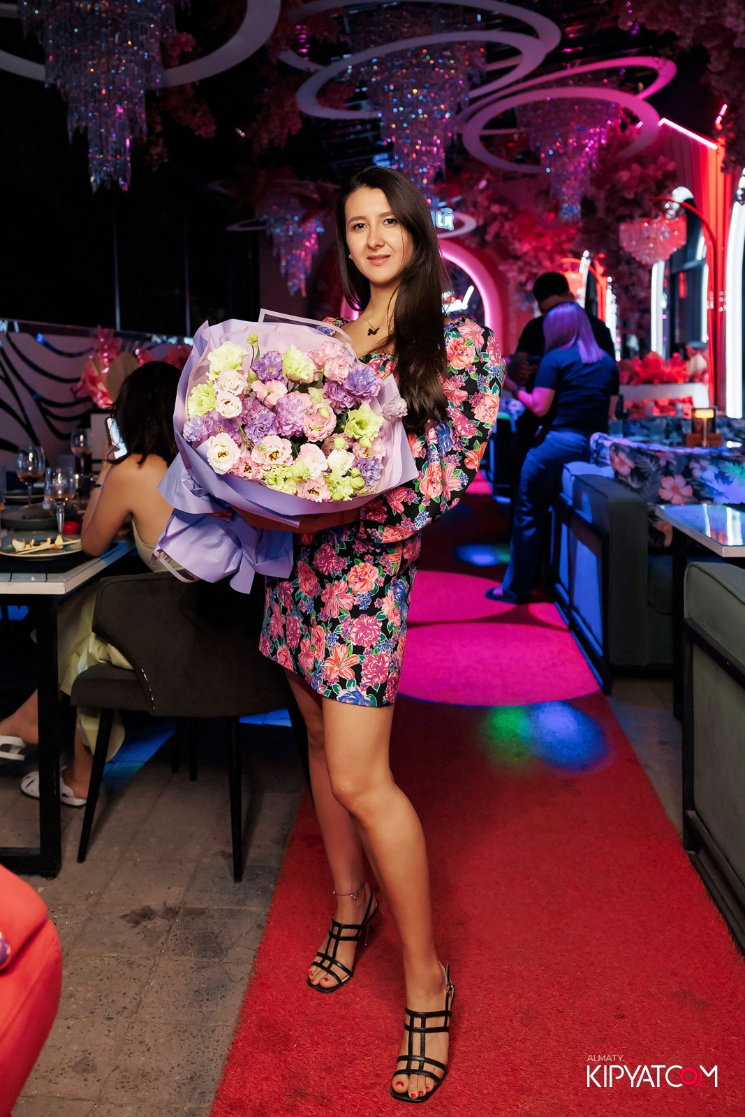 ЗАЯ, НА БИС. КИПЯТКОМ АЛМАТЫ!