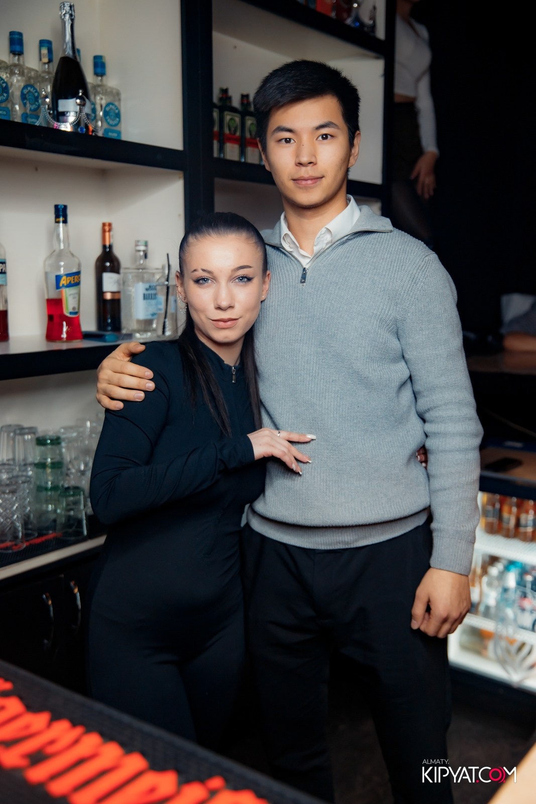 UYAT EMES BAR. КИПЯТКОМ АЛМАТЫ!