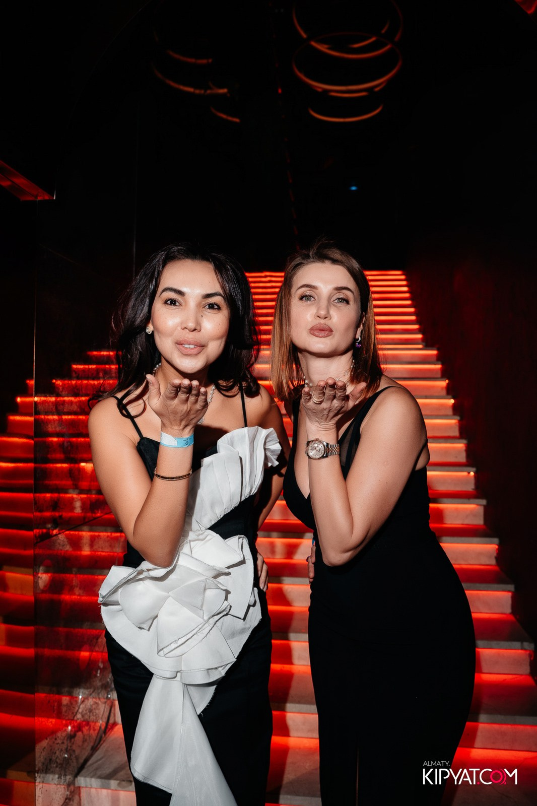 МИХАИЛ ШУФУТИНСКИЙ С СОЛЬНЫМ КОНЦЕРТОМ В QUEEN ALMATY. КИПЯТКОМ АЛМАТЫ!