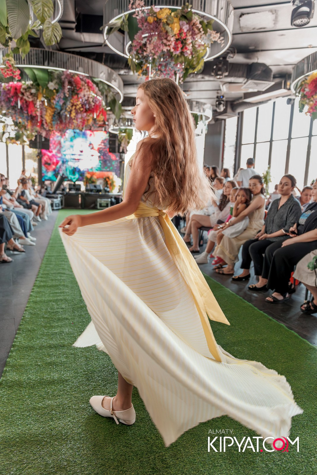 PROM KIDS FASHION SHOW. КИПЯТКОМ АЛМАТЫ!