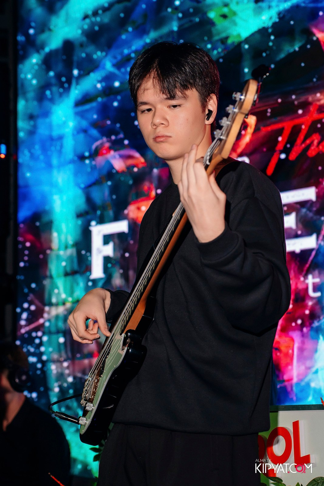 FRIENDS BAR & TERRACE. КИПЯТКОМ АЛМАТЫ!