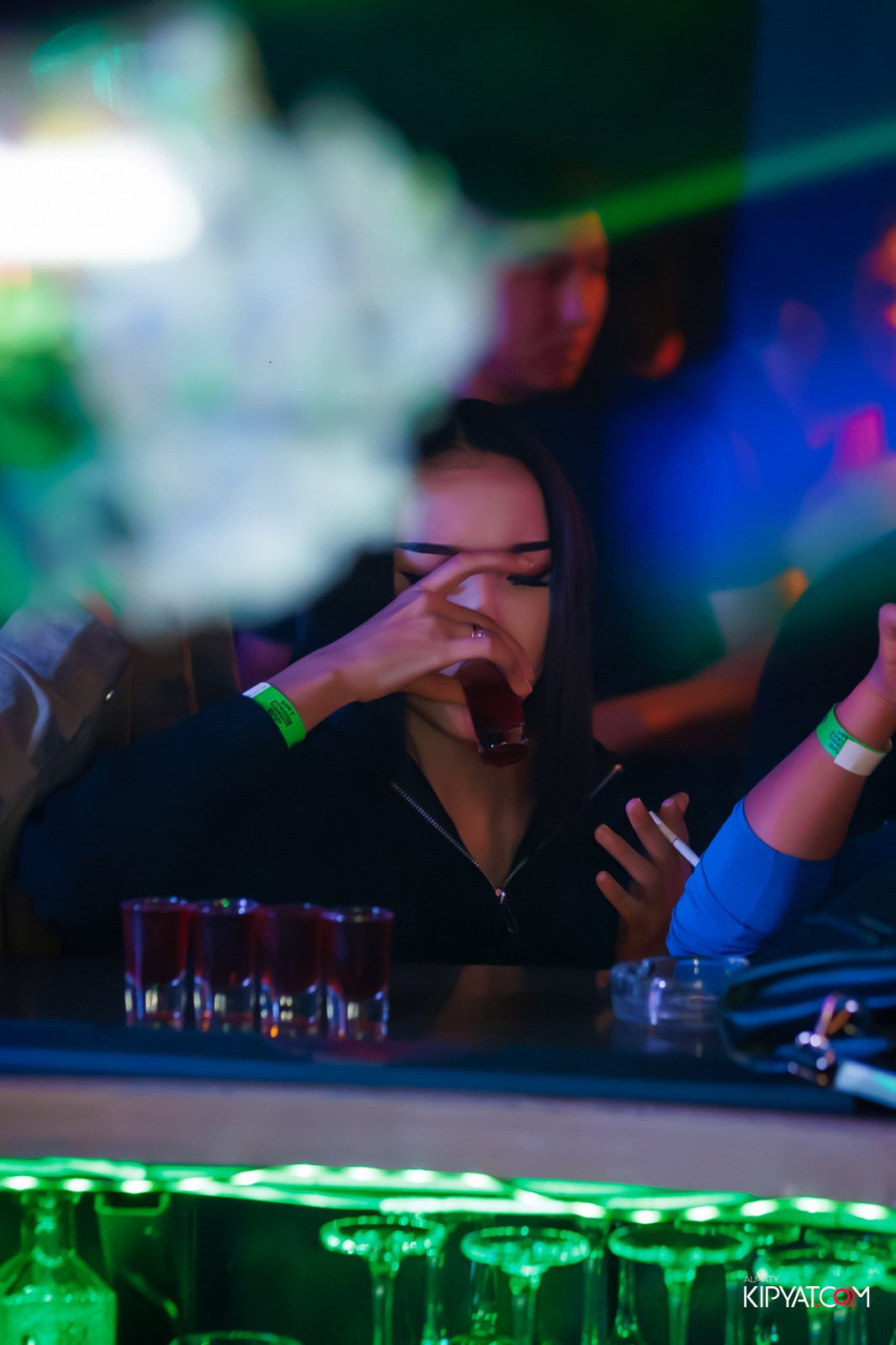 UYAT EMES BAR. КИПЯТКОМ АЛМАТЫ!