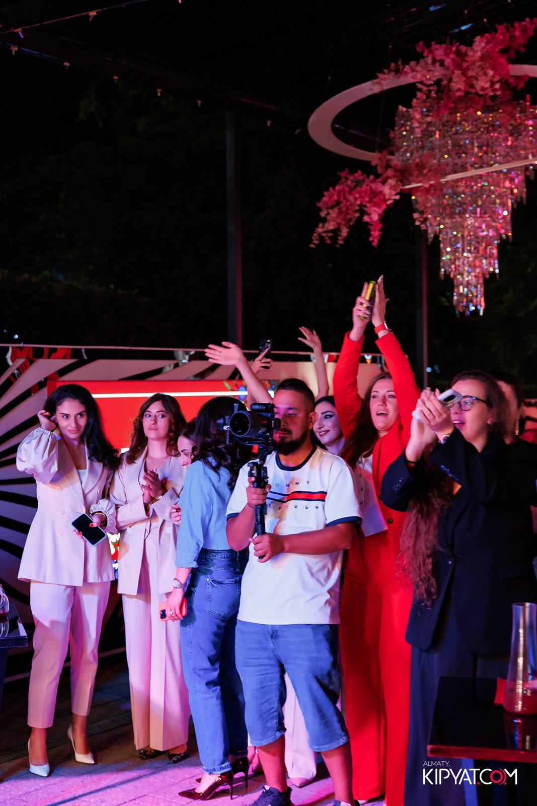 НОДАР РЕВИЯ В «ЗАЯ, НА БИС». КИПЯТКОМ АЛМАТЫ!