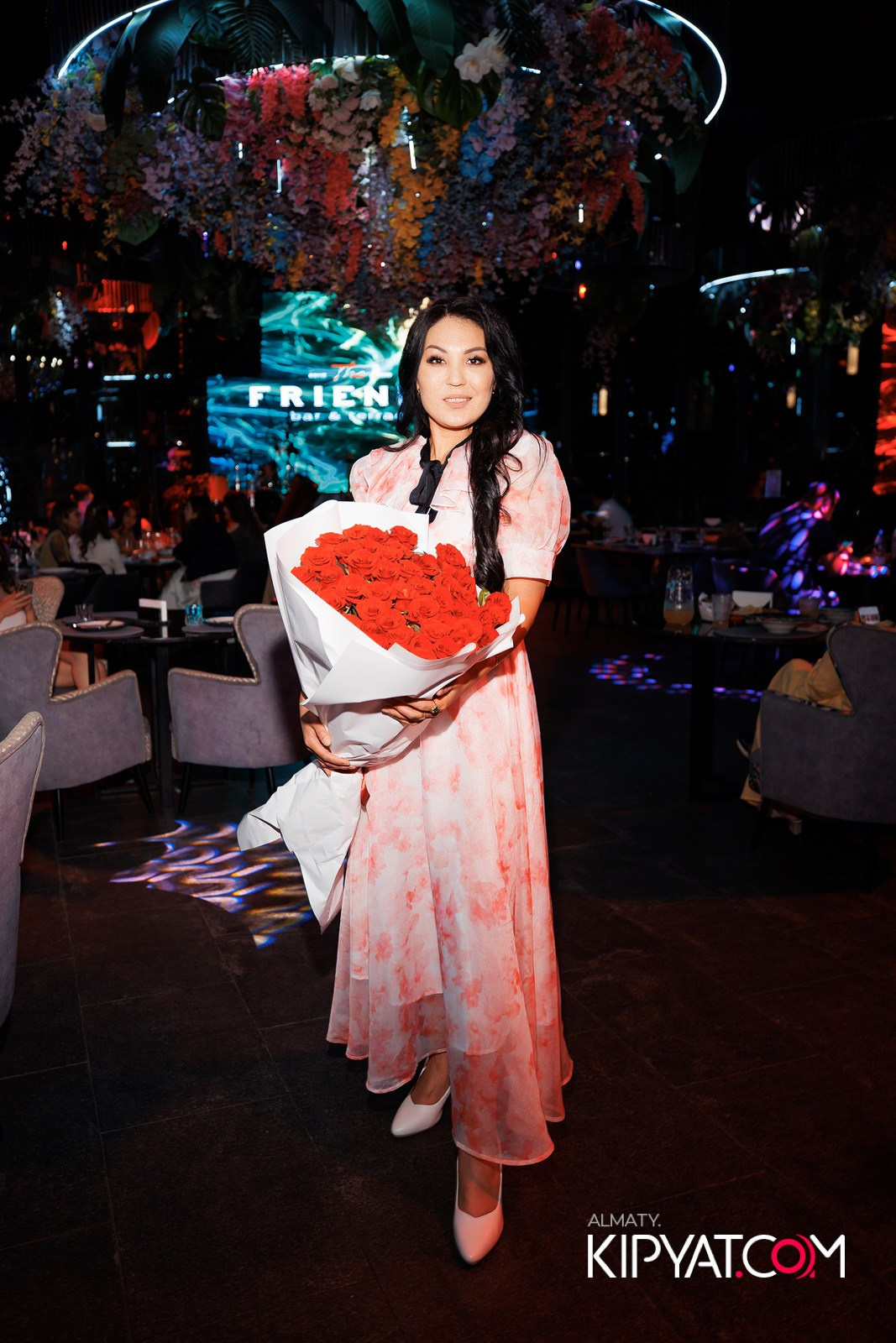 FRIENDS BAR & TERRACE. КИПЯТКОМ АЛМАТЫ!