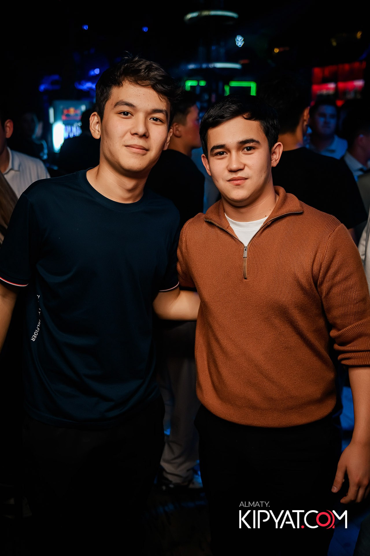 Uyat Еmes Bar. КИПЯТКОМ АЛМАТЫ!