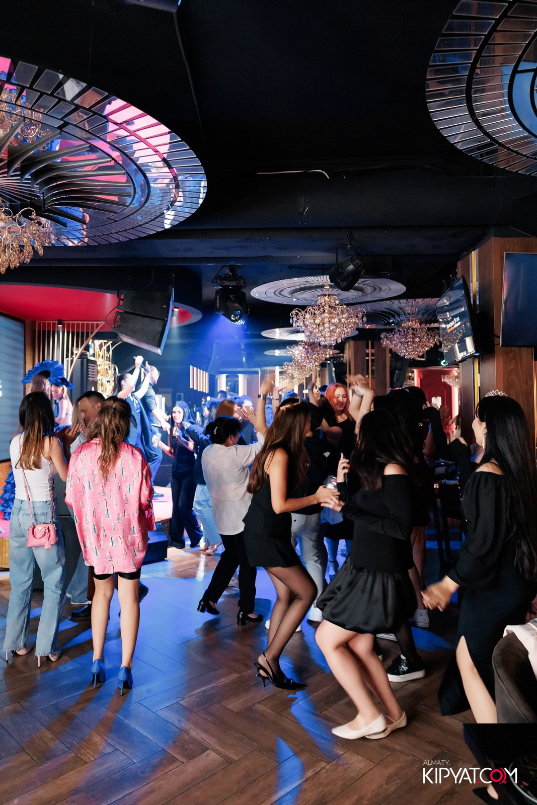 ЗАЯ, НА БИС. КИПЯТКОМ АЛМАТЫ!