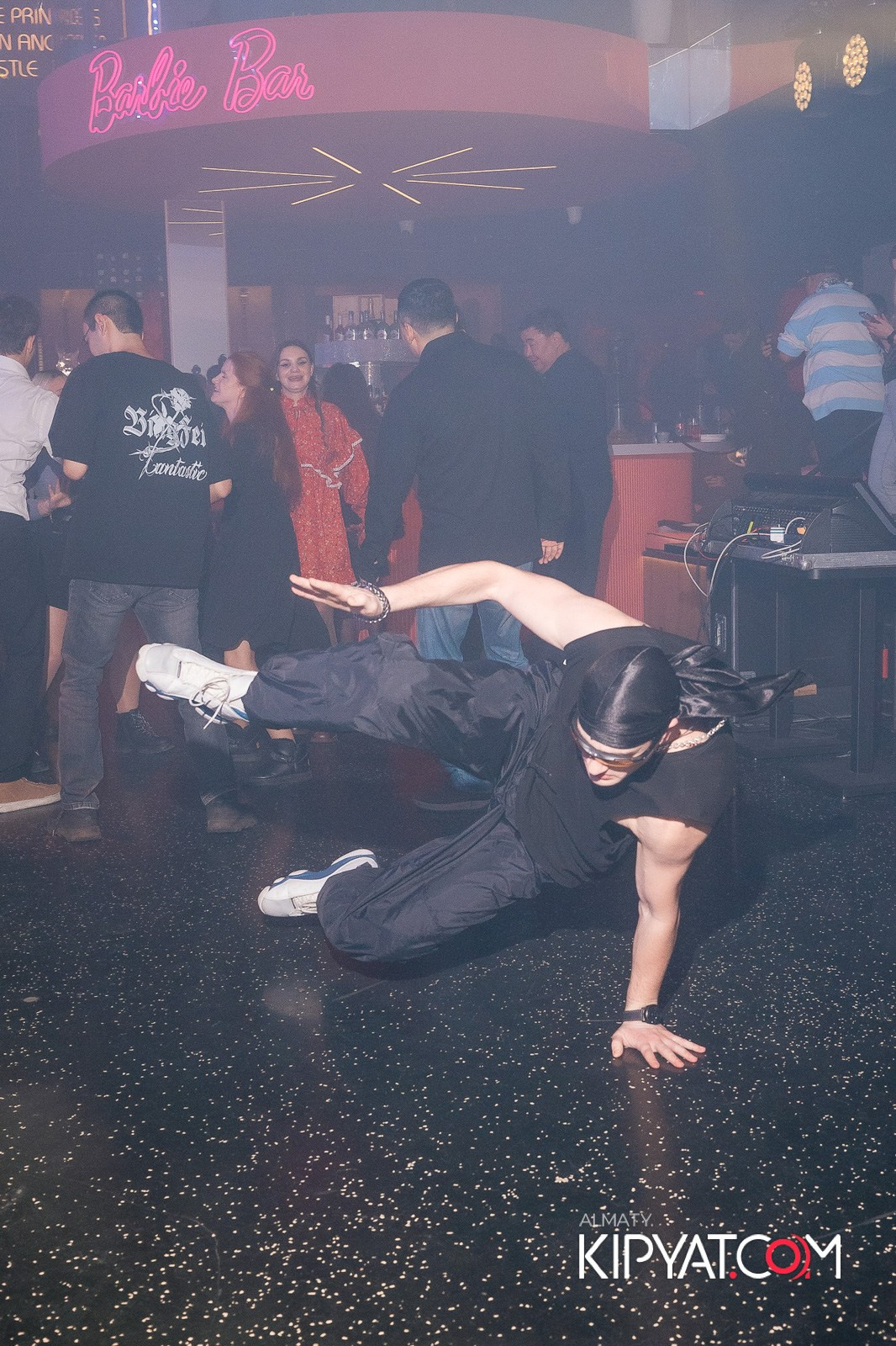 SANTA BARBARA — «OldСкулы Свело» Выступление группы 101. КИПЯТКОМ АЛМАТЫ!