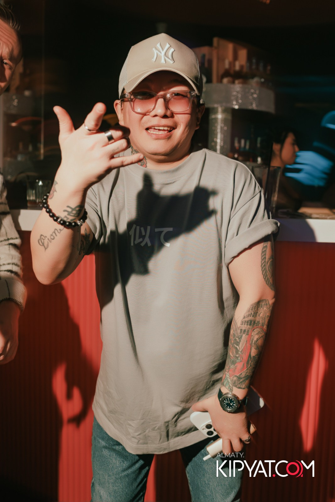 SANTA BARBARA — ПИТ ДЖЕЙСОН (ГР. ПРЕМЬЕР-МИНИСТР) И ИЛЬЯ ЗУДИН (ГР. ДИНАМИТ) НА ПРЕДНОВОГОДНЕЙ ВЕЧЕРИНКЕ. КИПЯТКОМ АЛМАТЫ!