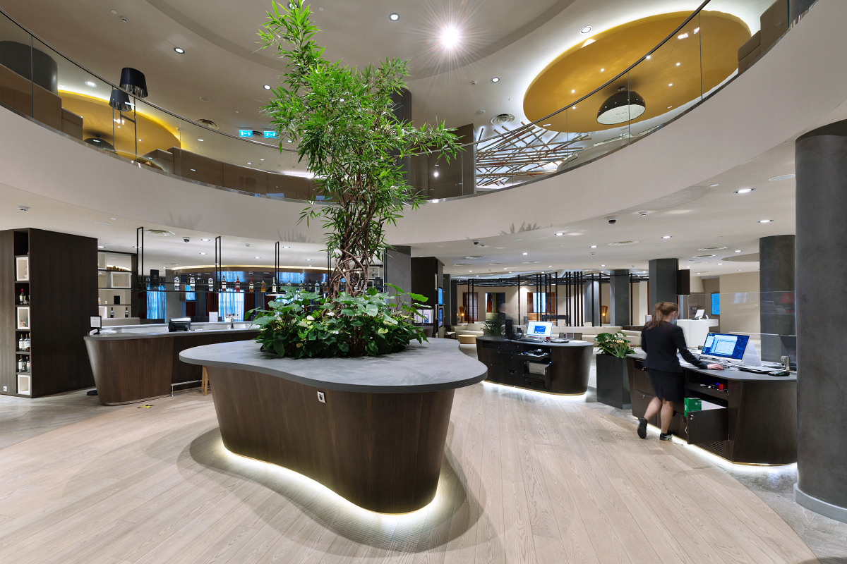 Ресепшн отеля IBIS на Киевской с лаунж зоной