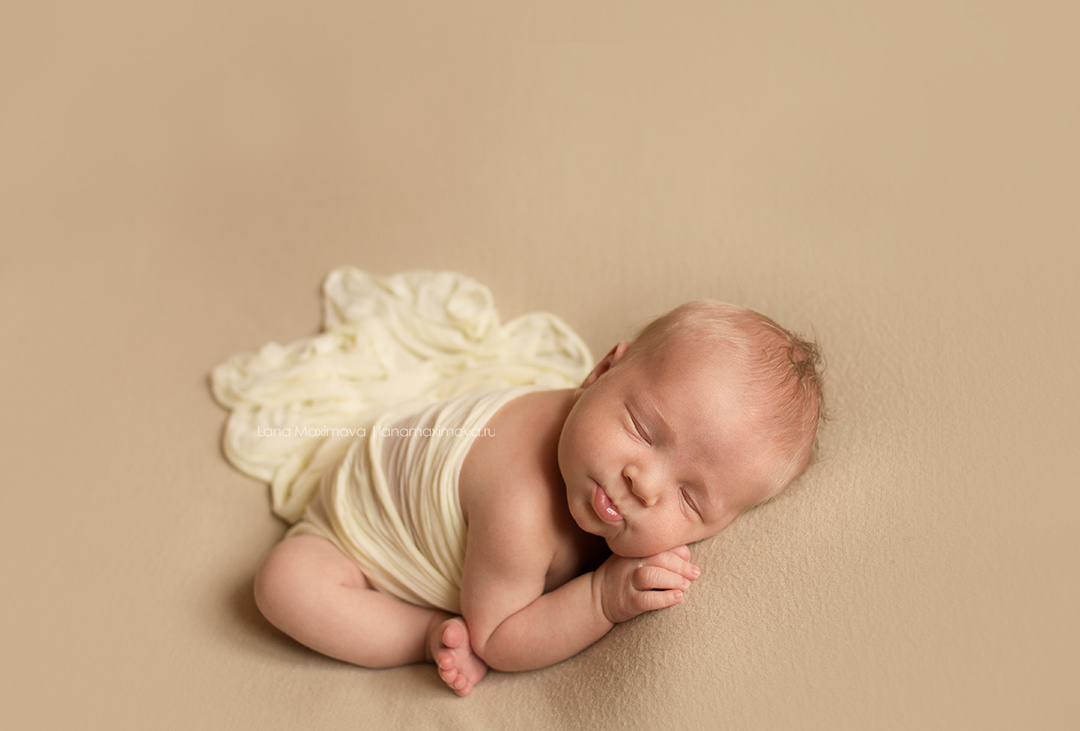 Фотосессия новорождённого. Фотограф новорождённых малышей и детский фотограф В Казани Лана Максим