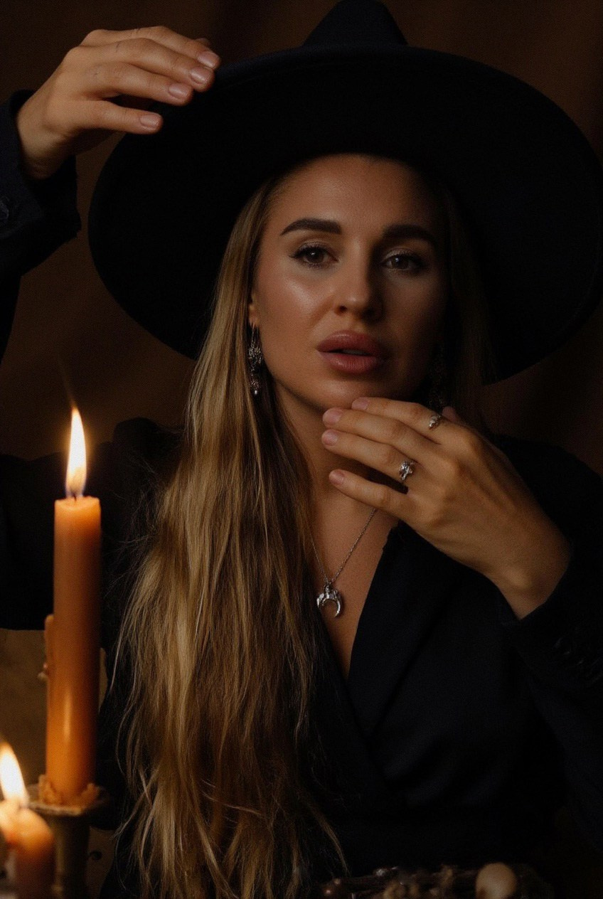 AI-фотосессия в образе ведьмы. Фотосессии с помощью нейросетей от профессиональных фотографов и стилистов | Проект «AI-Photographer»
