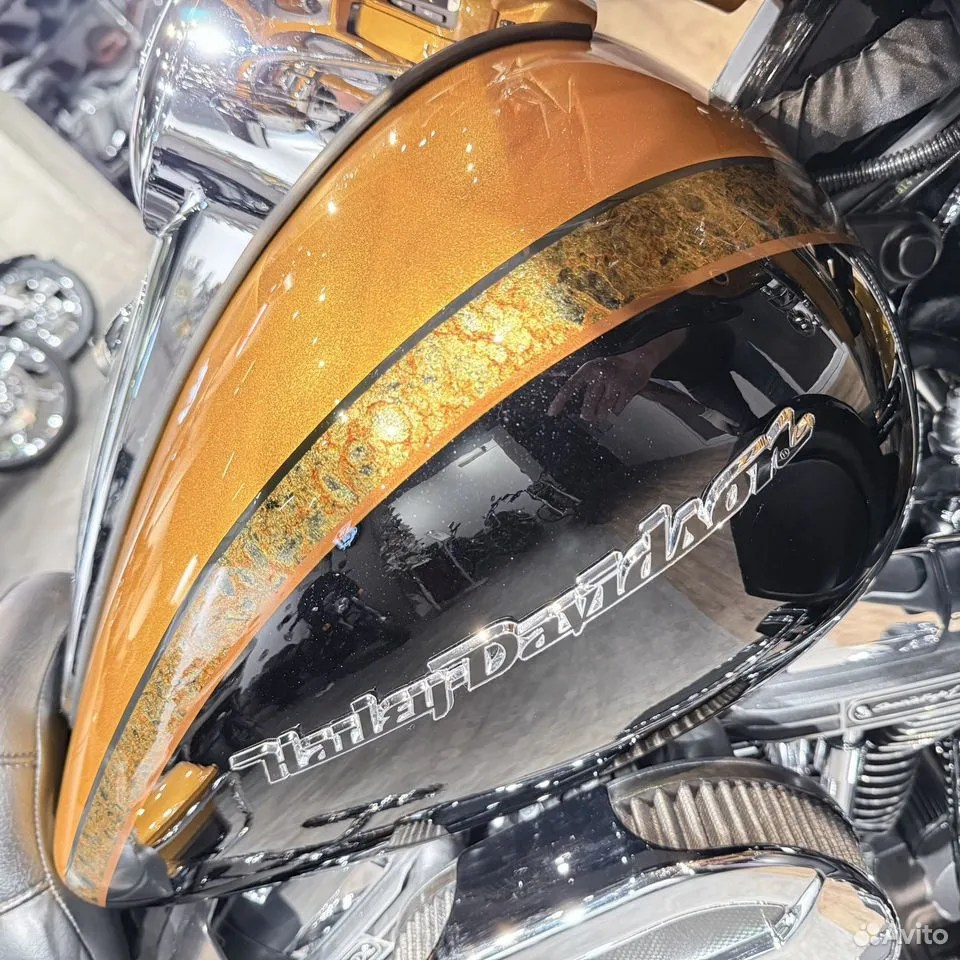 Купить Harley-Davidson CVO Limited Electra Glide 110 (Gold Rush) (Touring) — подробнее на сайте. Hello Davidson, Москва. Только хорошие мотоциклы…