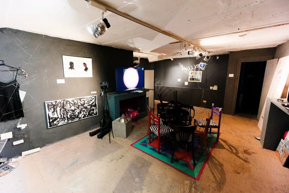 Пороги. Елизавета Иванова — независимый куратор, культуролог, исследователь художественных практик, художник