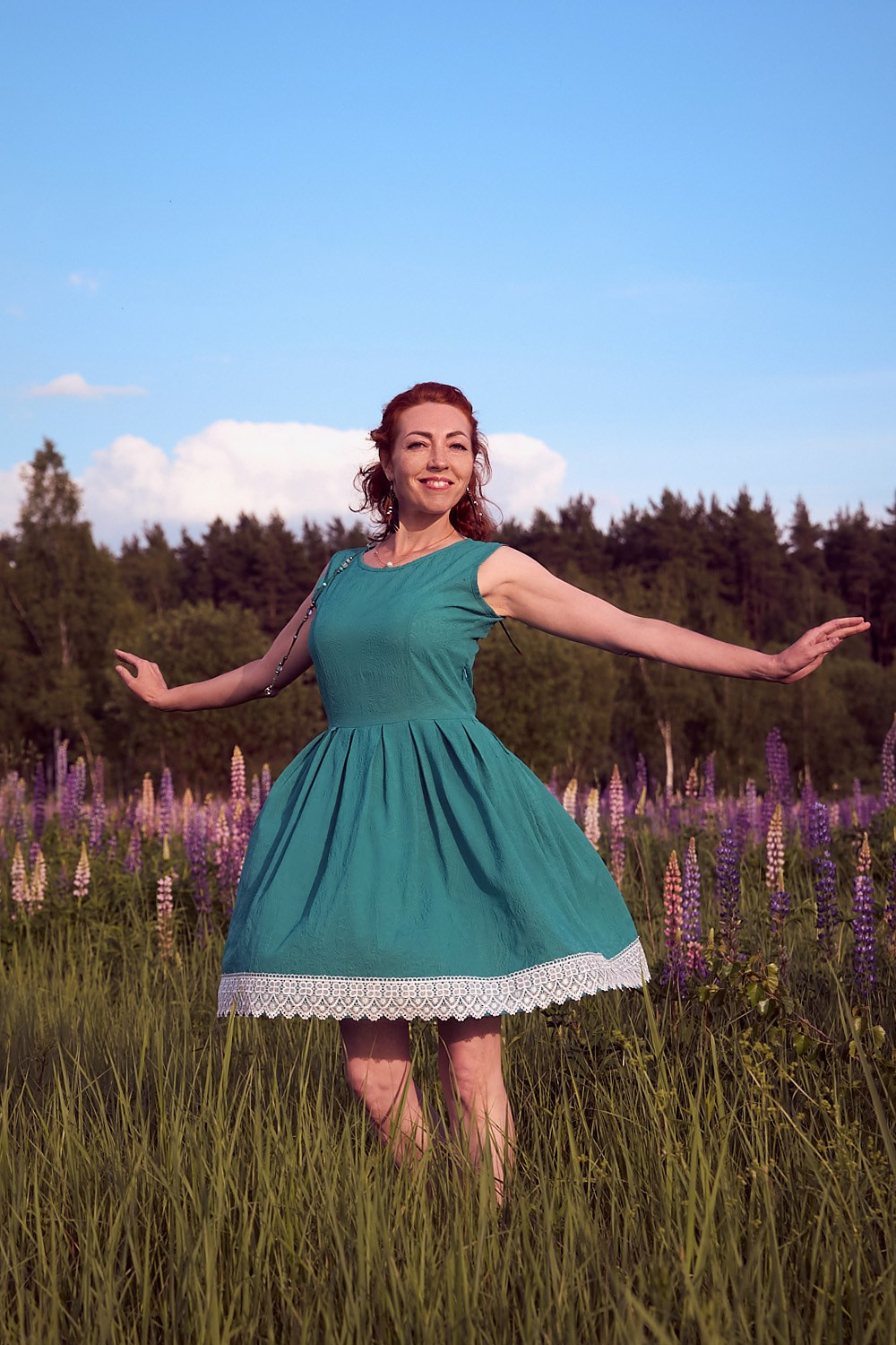 Светлана в люпинах. Фотограф Светлана Боровикова в Домодедове