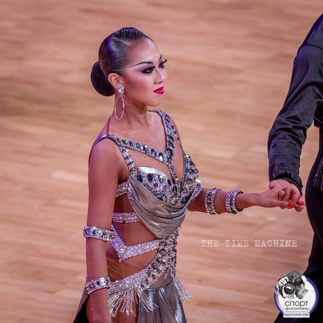 DANCE. Фотограф для маркетплейсов Михаил Бове