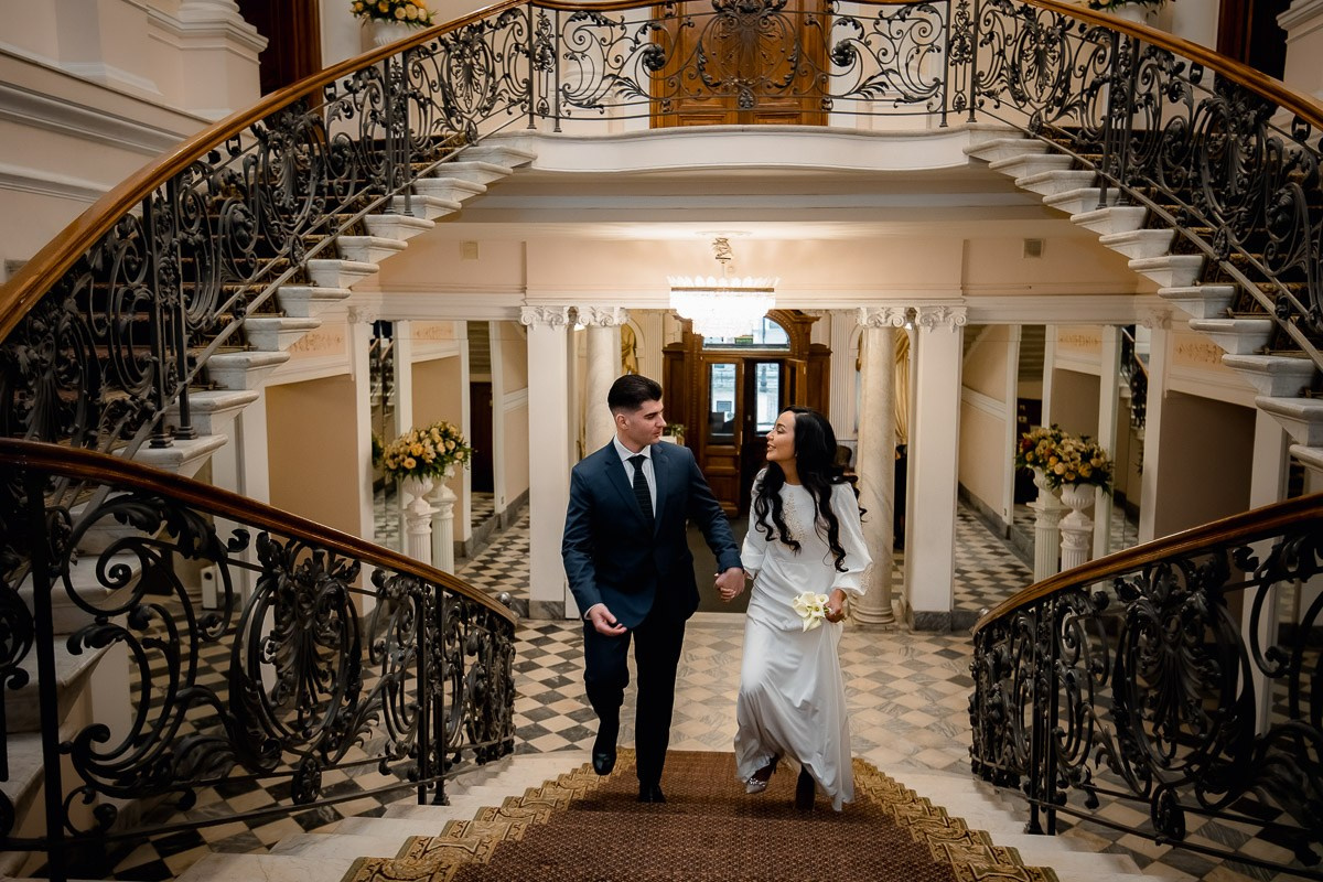 Свадебная фотосессия в ЗАГСе. Свадебный фотограф в Санкт-Петербурге Антон Владимиров